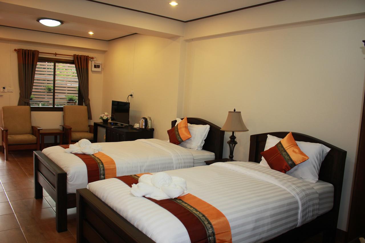 NanBaanKhun Hotel Buitenkant foto