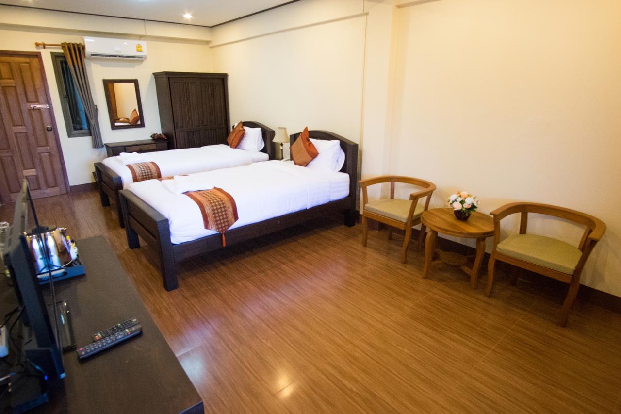 NanBaanKhun Hotel Buitenkant foto