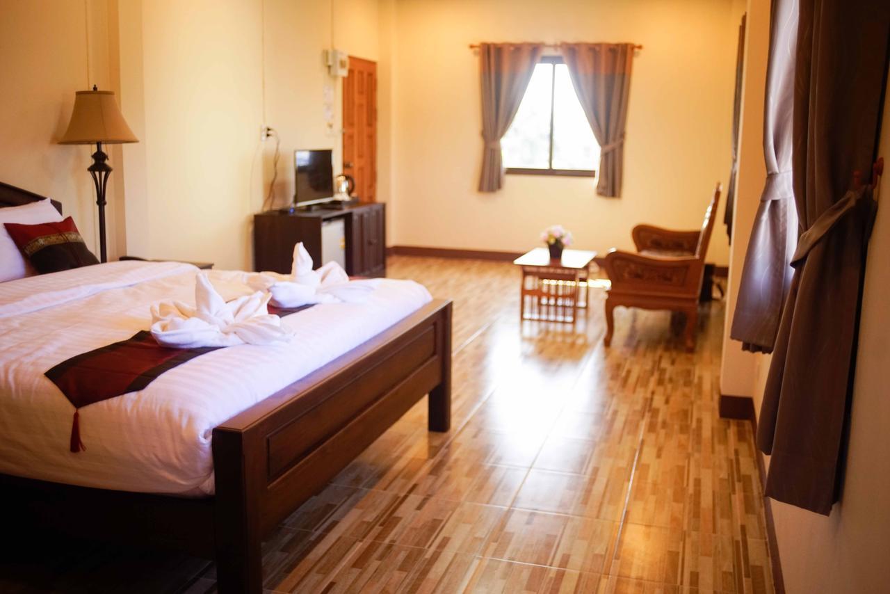 NanBaanKhun Hotel Buitenkant foto