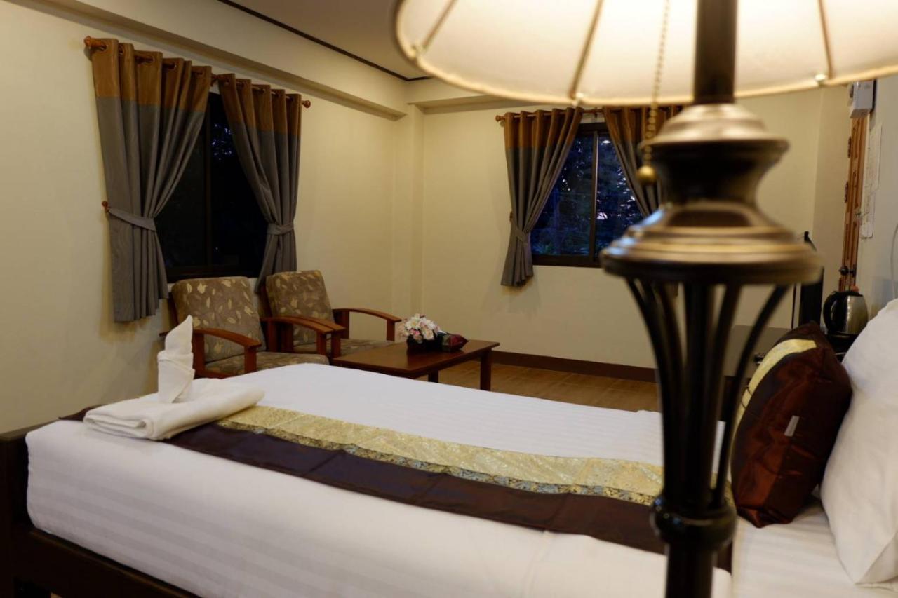 NanBaanKhun Hotel Buitenkant foto