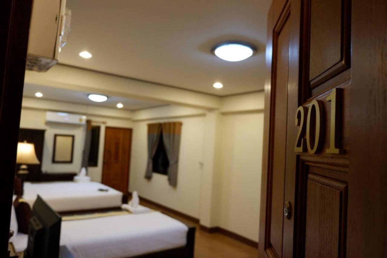NanBaanKhun Hotel Buitenkant foto