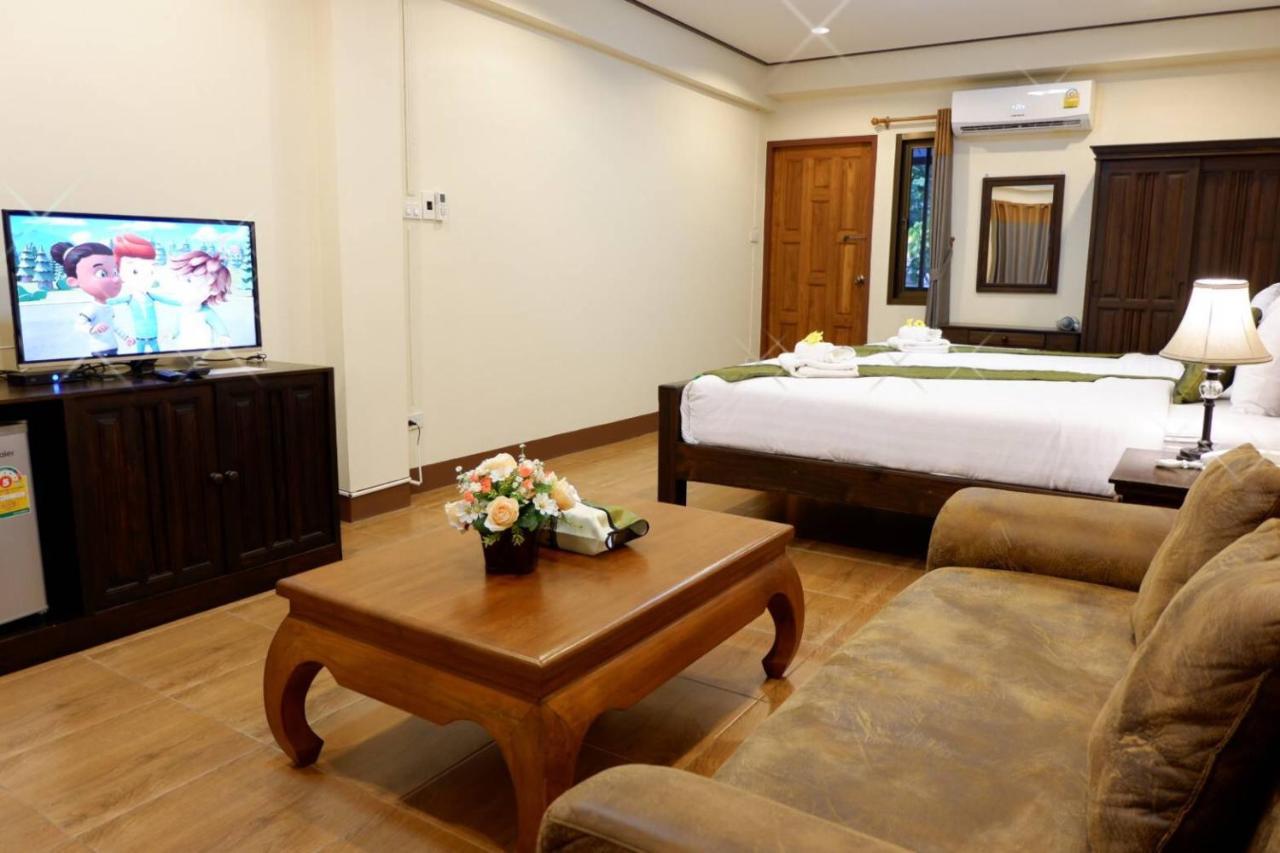 NanBaanKhun Hotel Buitenkant foto